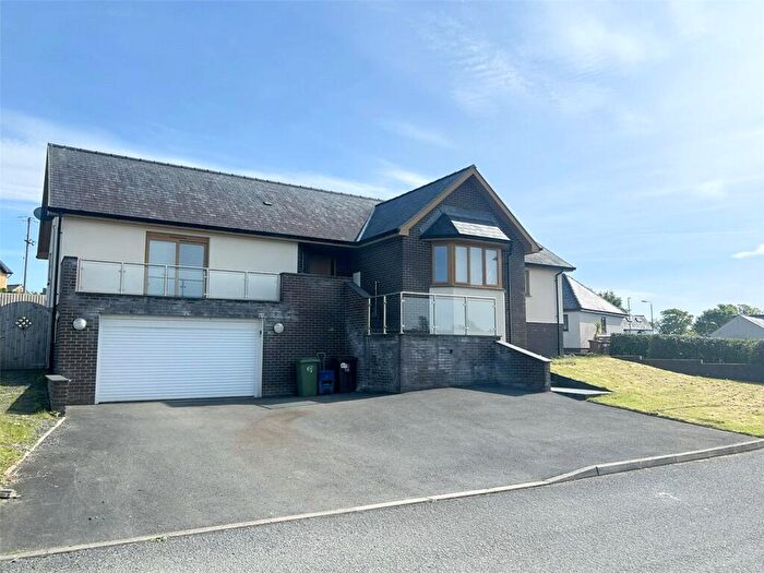 4 Bedroom Bungalow For Sale In Garreg Lwyd, Tywyn, Gwynedd, LL36