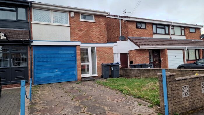 3 Bedroom Terraced House To Rent In Lonsdale Close, Birmingham, B33