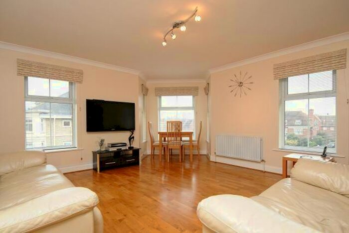2 Bedroom Apartment To Rent In The Waterways, Summertown, OX2
