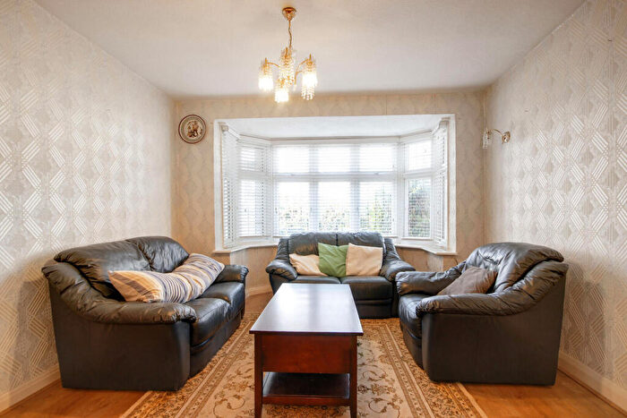 House For Sale In Broadlands Close, Enfield, EN3