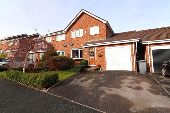 2 Bedroom Semi Detached House For Sale In Carr Bank, Glossop, SK13