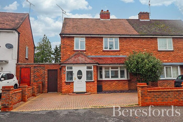 3 Bedroom Semi-Detached House For Sale In Woodhall Road, Chelmsford, CM1