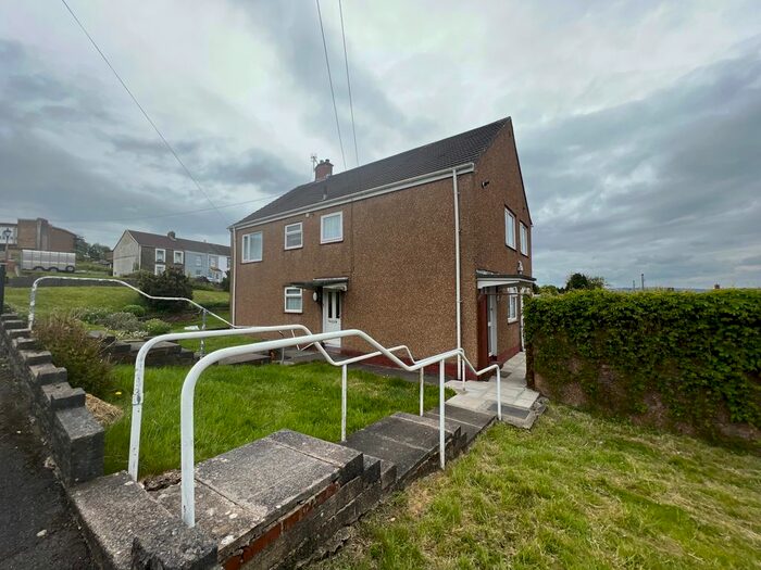 2 Bedroom Flat To Rent In Cardigan Crescent, Winch Wen, SA1