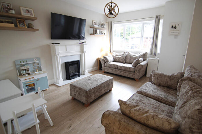 3 Bedroom End Of Terrace House For Sale In Greenside Lane, Droylsden, M43