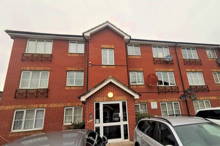 2 Bedroom Flat To Rent In Review Lodge, Dagenham RM10