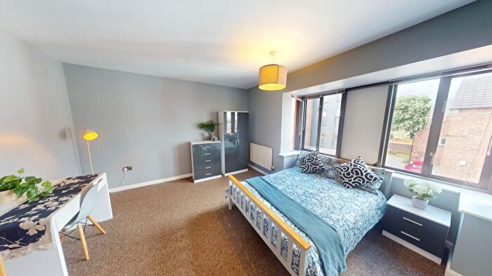 2 Bedroom Flat To Rent In Royal Victoria Court Gamble Street, Nottingham, NG7