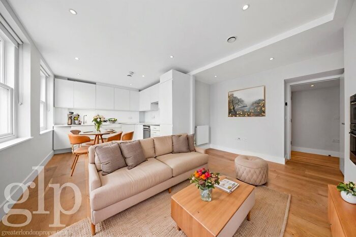 3 Bedroom Flat To Rent In Oxford Street, Fitzrovia, W1D