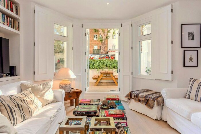 2 Bedroom Flat To Rent In Russell Road, Kensington, W14