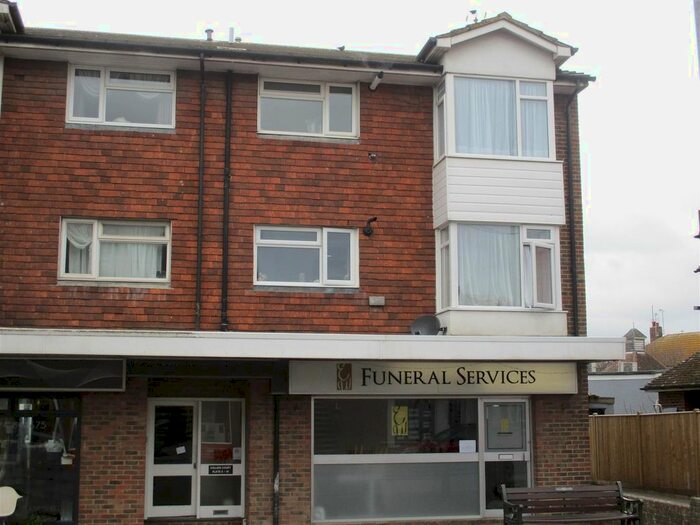 2 Bedroom Flat To Rent In Cooden Sea Road, Bexhill-On-Sea, TN39