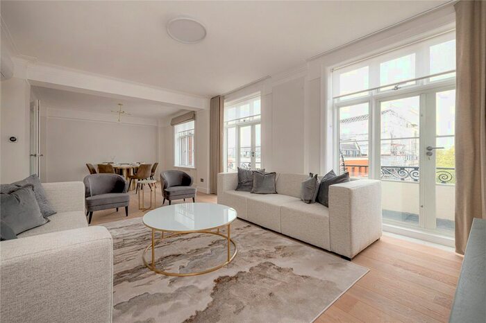 3 Bedroom Flat To Rent In South Audley Street, Mayfair, London, W1K