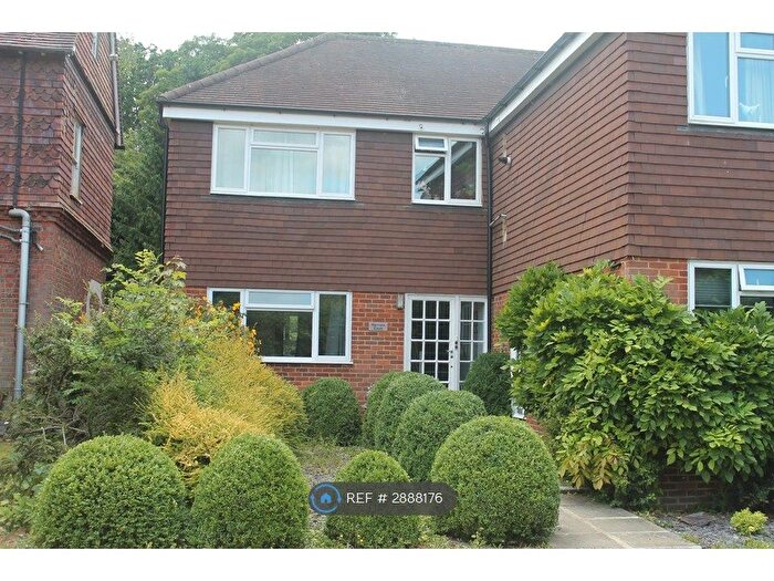 1 Bedroom Flat To Rent In Ranmore Court, Shalford, Guildford, GU4