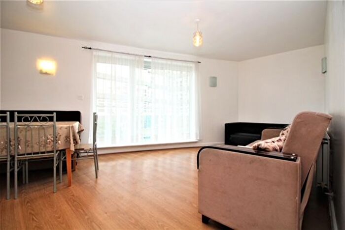 2 Bedroom Flat To Rent In City View, Centreway Apartments, Ilford, IG1