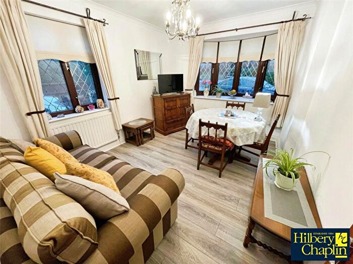 2 Bedroom Bungalow For Sale In Lower Bedfords Road, Collier Row, RM1