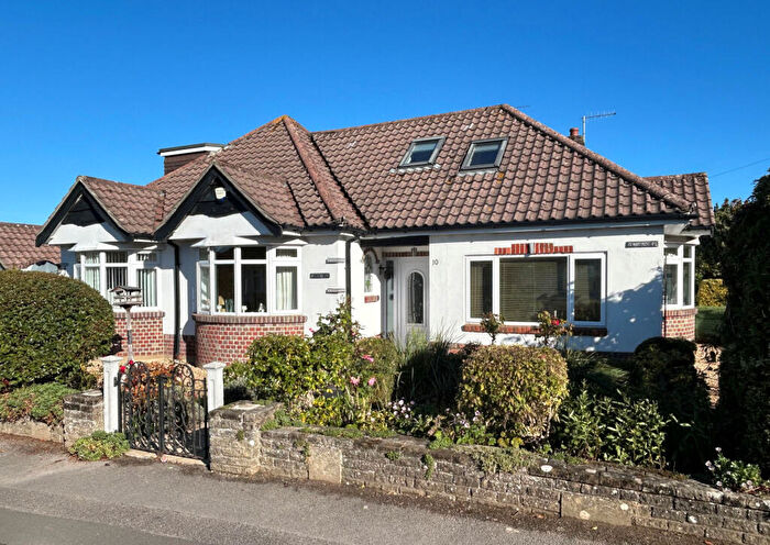 4 Bedroom Detached Bungalow For Sale In Waterloo Road, Poole, Dorset, BH17