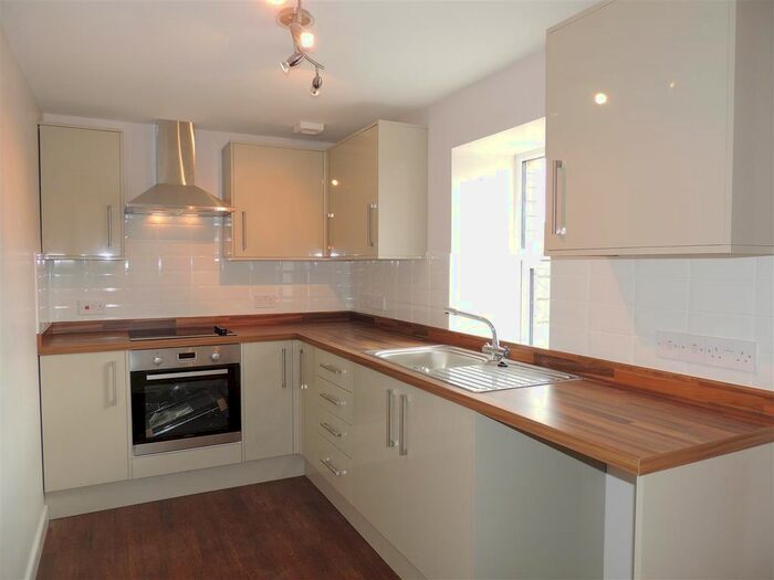 2 Bedroom Flat To Rent In Station Road, Yate, Bristol, BS37
