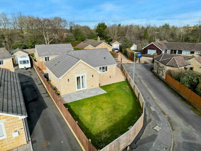 3 Bedroom Bungalow To Rent In Cirencester, Gloucestershire, GL7