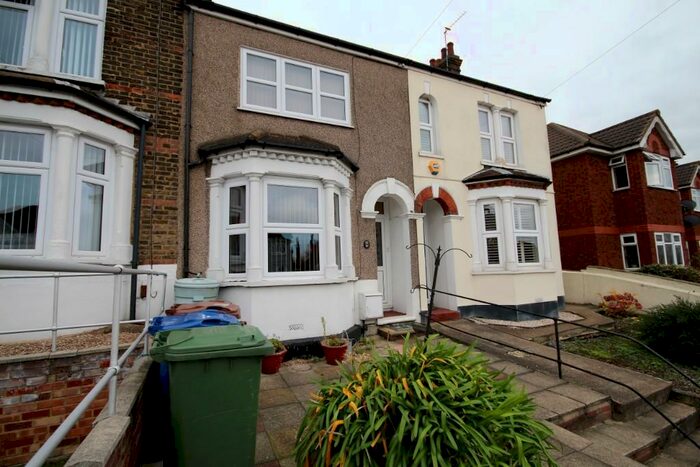 3 Bedroom Terraced House To Rent In Rectory Road, Grays, Essex, RM17