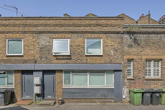1 Bedroom House To Rent In Wolsey Mews, Kentish Town, NW5