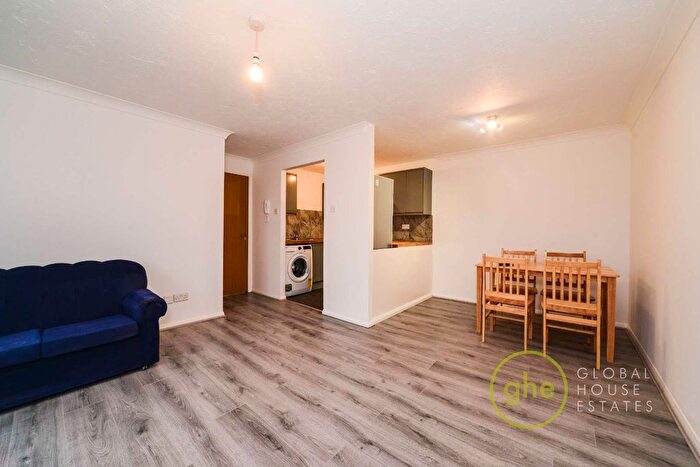 1 Bedroom Flat To Rent In Allington Close, Greenford, London, UB6