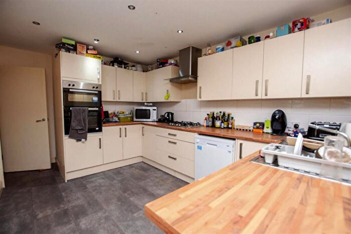 6 Bedroom House To Rent In Heeley Road, Birmingham, West Midlands, B29