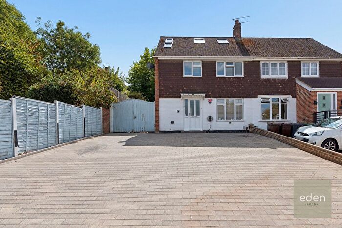 4 Bedroom Semi-Detached House For Sale In Oak Drive, Larkfield, ME20