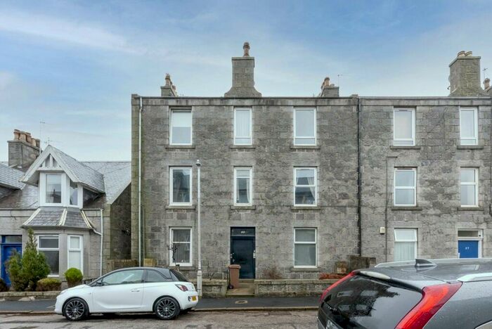 1 Bedroom Flat To Rent In Chestnut Row, City Centre, Aberdeen, AB25