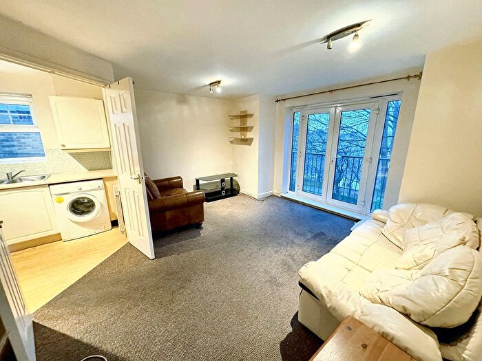 2 Bedroom Flat For Sale In Deanery Court, Manchester, M8