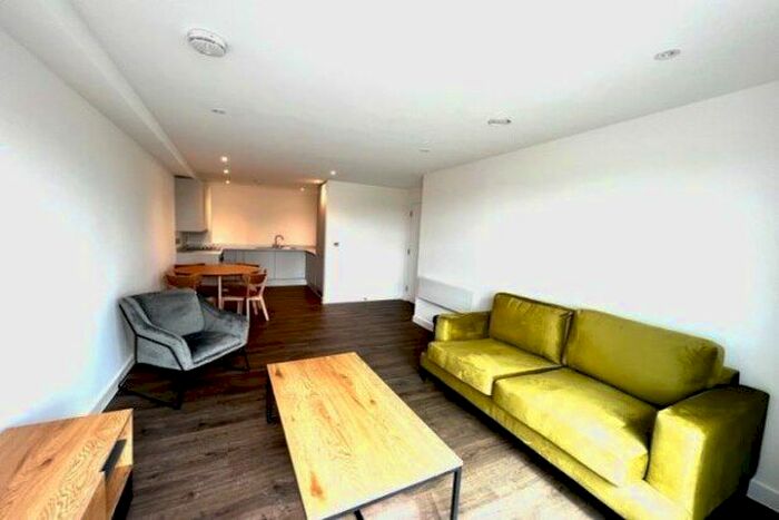 2 Bedroom Flat To Rent In Worrall Street, Salford, M5