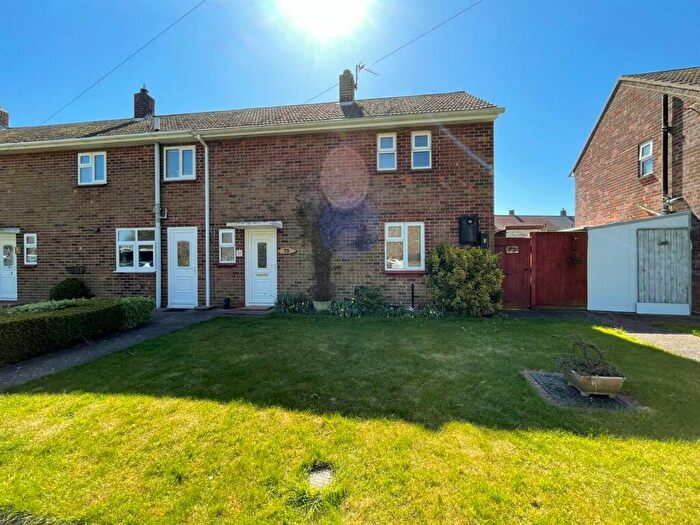 2 Bedroom End Of Terrace House To Rent In Dyke Road, North Cotes, DN36