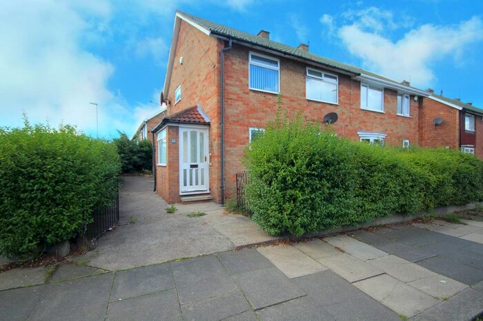 3 Bedroom Semi-Detached House For Sale In Broadwell Road, Middlesbrough, North Yorkshire, TS4