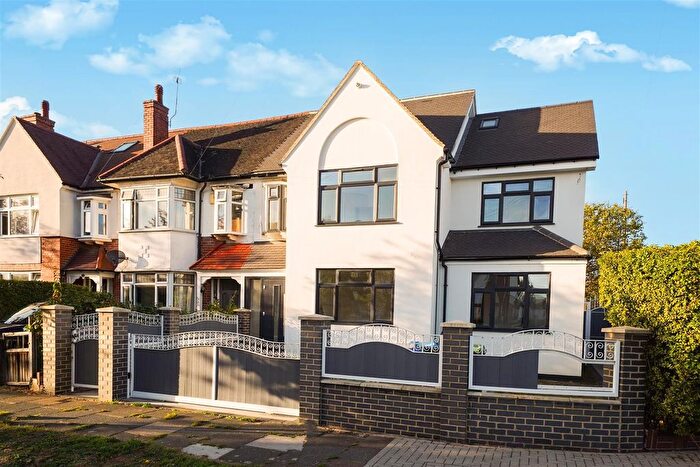 Detached House To Rent In Shelley Gardens, North Wembley, HA0
