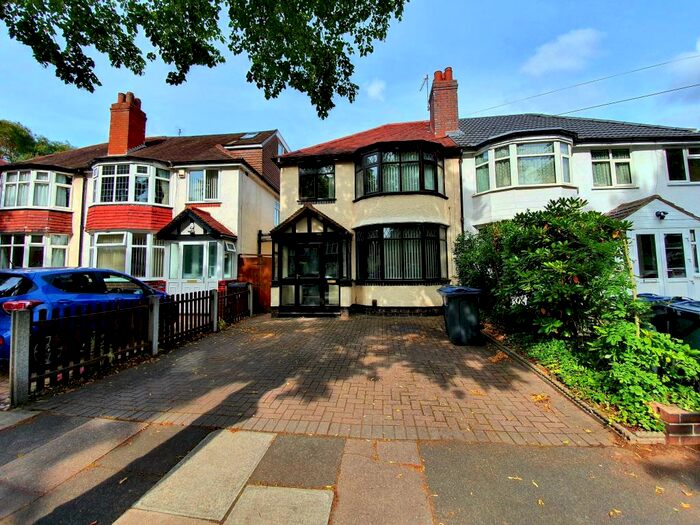 3 Bedroom Semi-Detached House To Rent In Dewsbury Grove, Birmingham, B42