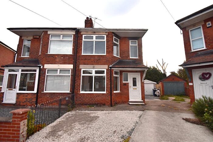 3 Bedroom Semi-Detached House To Rent In Oldfield Avenue, Hull, HU6