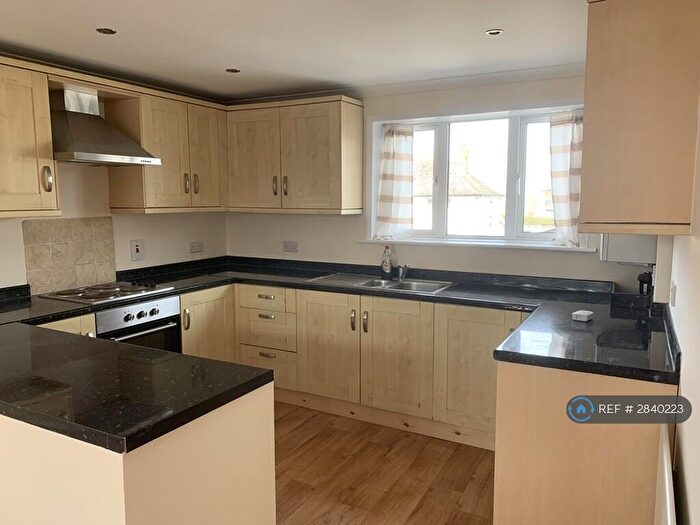 3 Bedroom Maisonette To Rent In Orchard Way, Bognor Regis, PO22