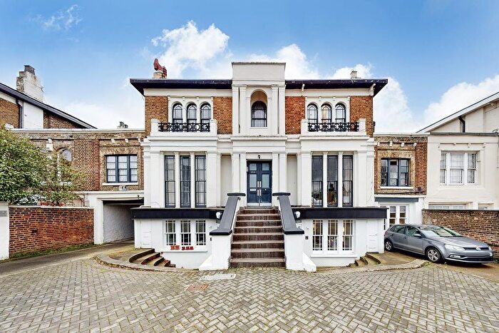 1 Bedroom Flat To Rent In Tollington Park, London, N4