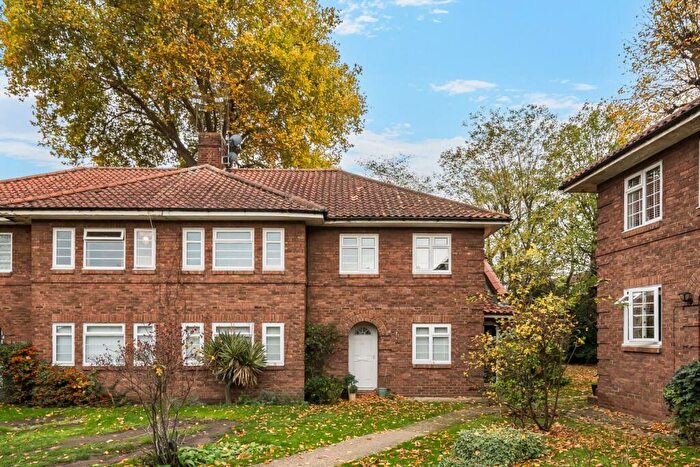 2 Bedroom Maisonette For Sale In Sidcup Hill Gardens, Sidcup, DA14