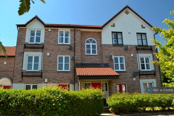 2 Bedroom Flat To Rent In Grange Close, Hunslet, Leeds, LS10