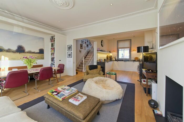 2 Bedroom Maisonette To Rent In Portobello Road, London, W10