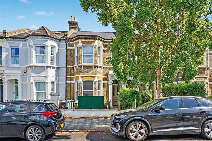 1 Bedroom Flat For Sale In Elms Crescent, Clapham, SW4