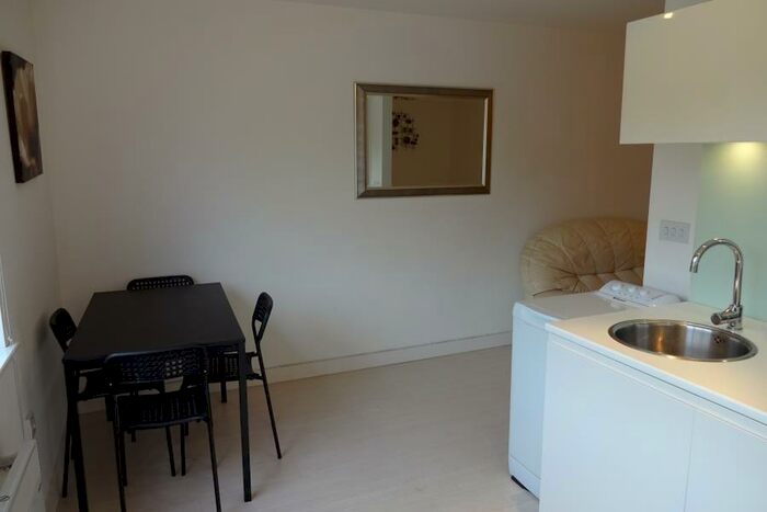 Apartment To Rent In Manor Mills, Ingram Street, LS11