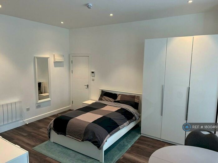 Studio To Rent In Fordwych Road, London, NW2