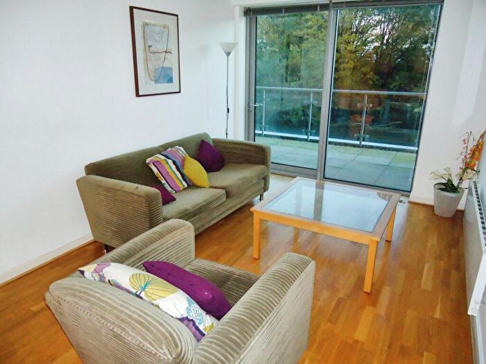2 Bedroom Flat To Rent In Whitehall Quays, Leeds, LS1