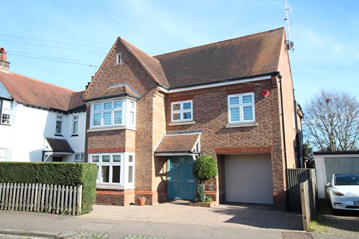 6 Bedroom Detached House For Sale In Lancaster Road, St. Albans, AL1