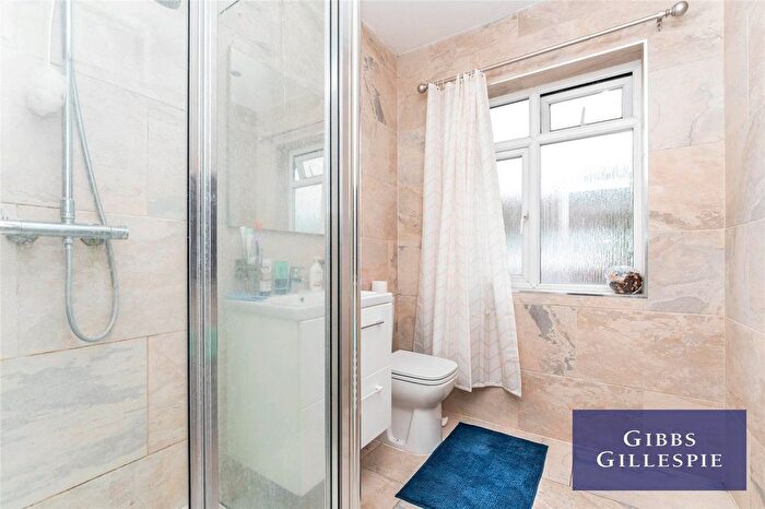 5 Bedroom Semi-detached House To Rent In Uneeda Drive, Greenford, UB6
