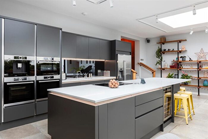 5 Bedroom Detached House For Sale In Wray Lane, Reigate, RH2