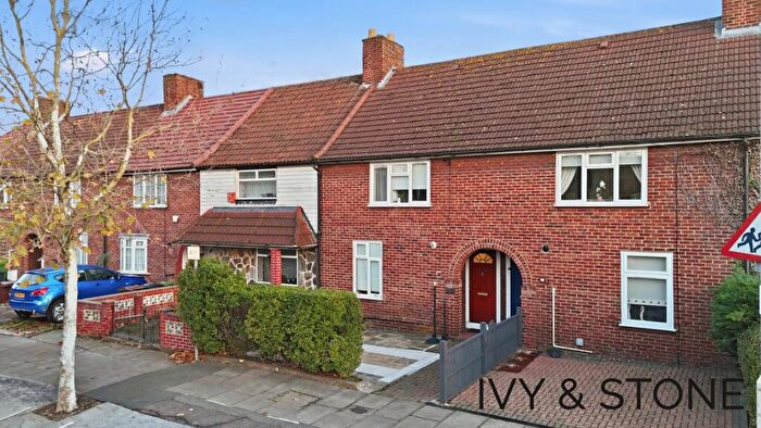 3 Bedroom Terraced House For Sale In Wood Lane, Dagenham, Greater London, RM9