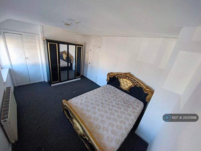 3 Bedroom Terraced House To Rent In Circular Road, Birmingham, B27