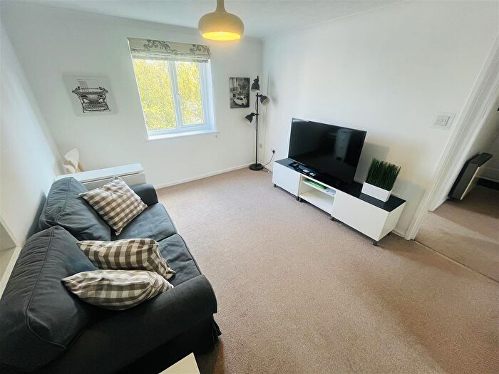 1 Bedroom Flat To Rent In B Franklin Court, Redcliff Mead Lane, Redcliffe, BS1