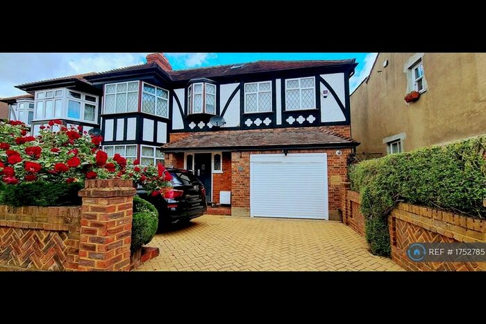 4 Bedroom Semi-Detached House To Rent In Queens Road, Morden, SM4
