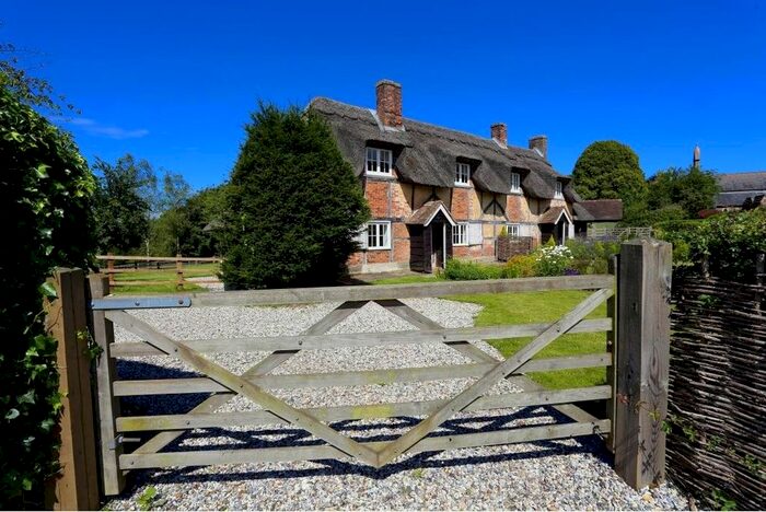 3 Bedroom Semi-Detached House To Rent In Upper Woolhampton, Reading, RG7